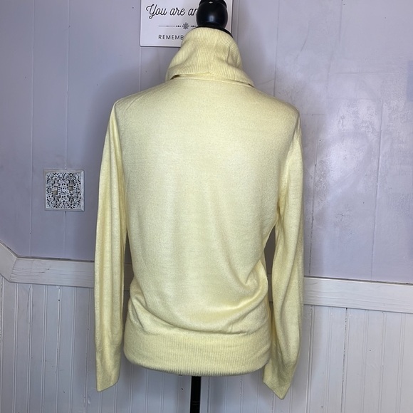 Handmade Vintage yellow sweater - Picture 8 of 11